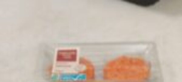 Mini burger bun con burger di salmone